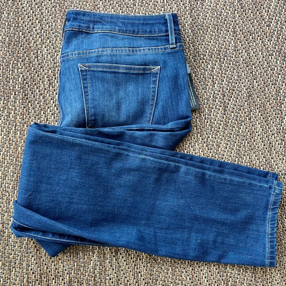 Woman’s a.n.a skinny Jean 31/12 - Picture 5 of 6